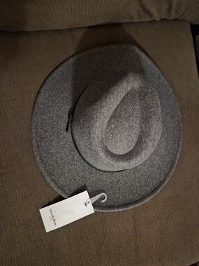 Gray Felt Fedora Hat with Bow And Thin Band, Bÿ Goodfellow